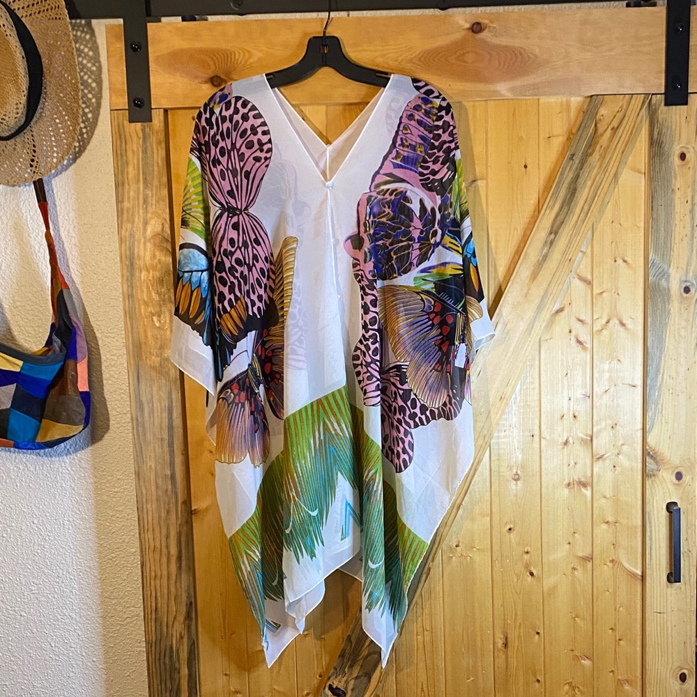 Butterfly Print V-Neck Tunic Top